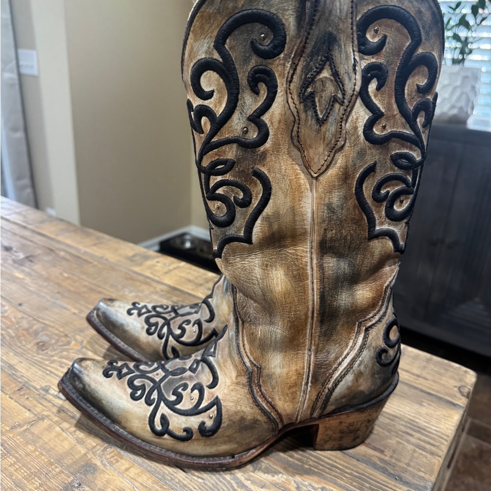 Embroidered Tan and Black Heeled Cowboy Boots
